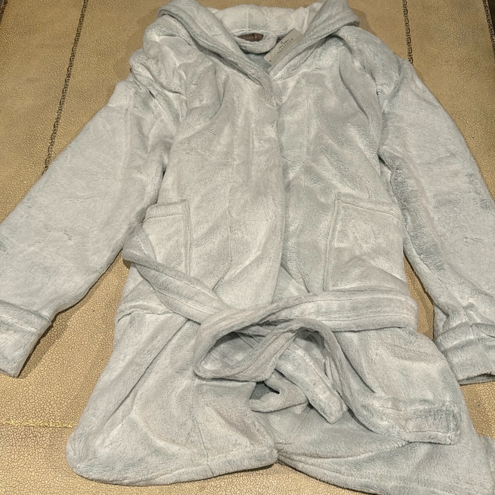 Plush Robe - Picture 4 of 5